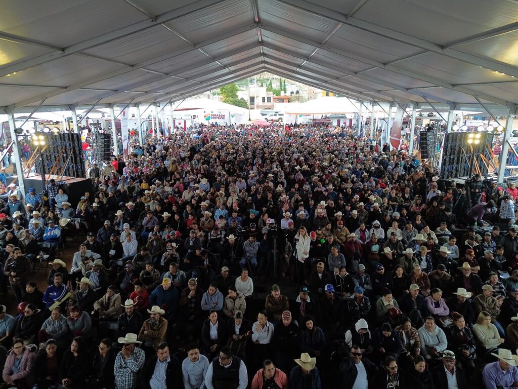 David Monreal durante la presentación de resultados y obras para la región de Sombrerete.